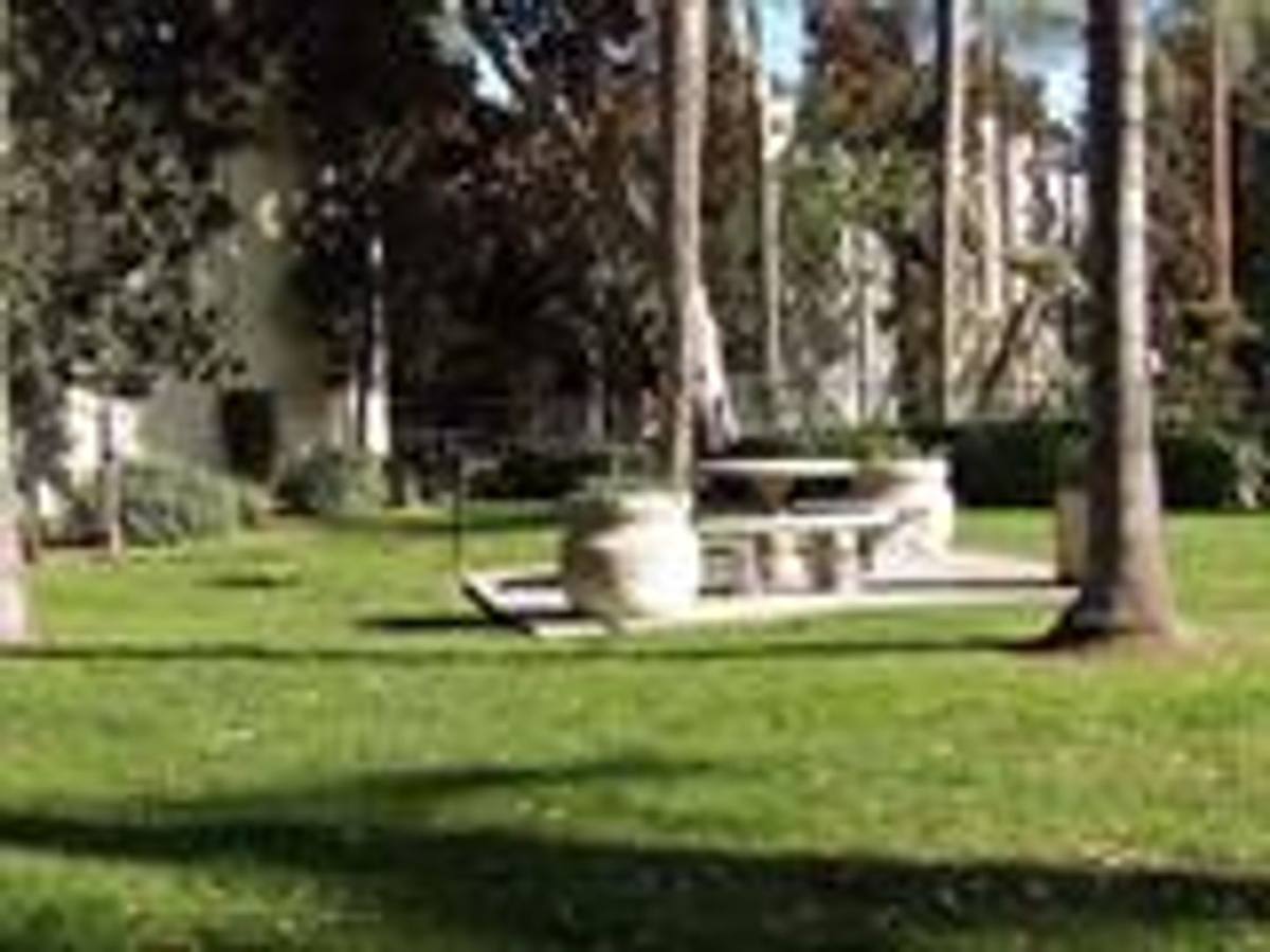 Apartment for rent at 2881 Huntington Blvd, Fresno, CA 93721