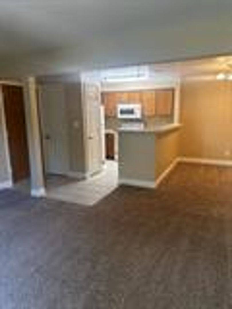 Apartment for rent at 2881 Huntington Blvd, Fresno, CA 93721