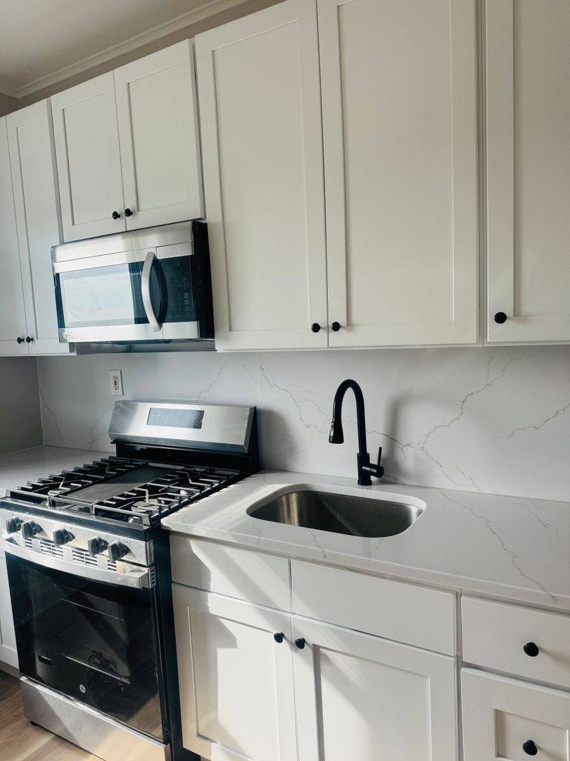 Apartment for rent at 863 Ave C, Bayonne, NJ 07002