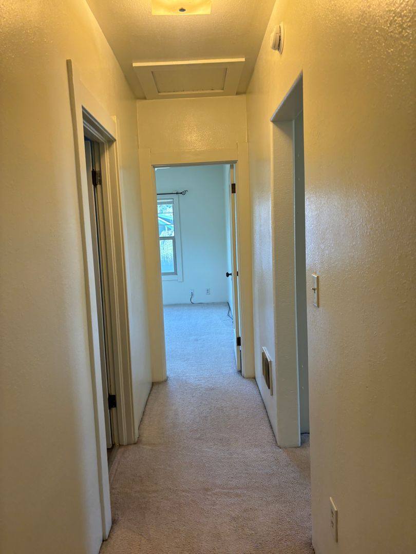 House for rent at 1115 SE Roberts St, Roseburg, OR 97470