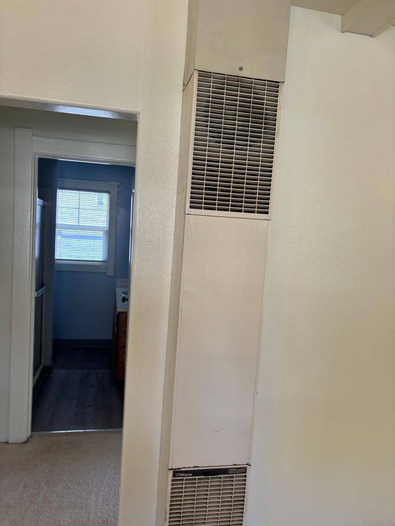 House for rent at 1115 SE Roberts St, Roseburg, OR 97470