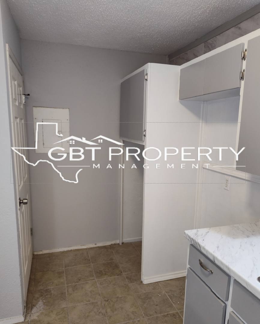 Apartment for rent at 8625 Fireside Dr, Austin, TX 78757