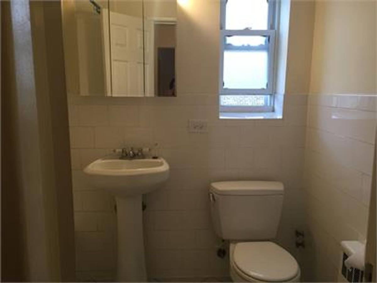 Apartment for rent at 1957 S Euclid, Berwyn, IL 60402