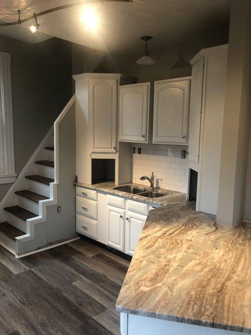 House for rent at 855 Ridgeway Ave, Cincinnati, OH 45229