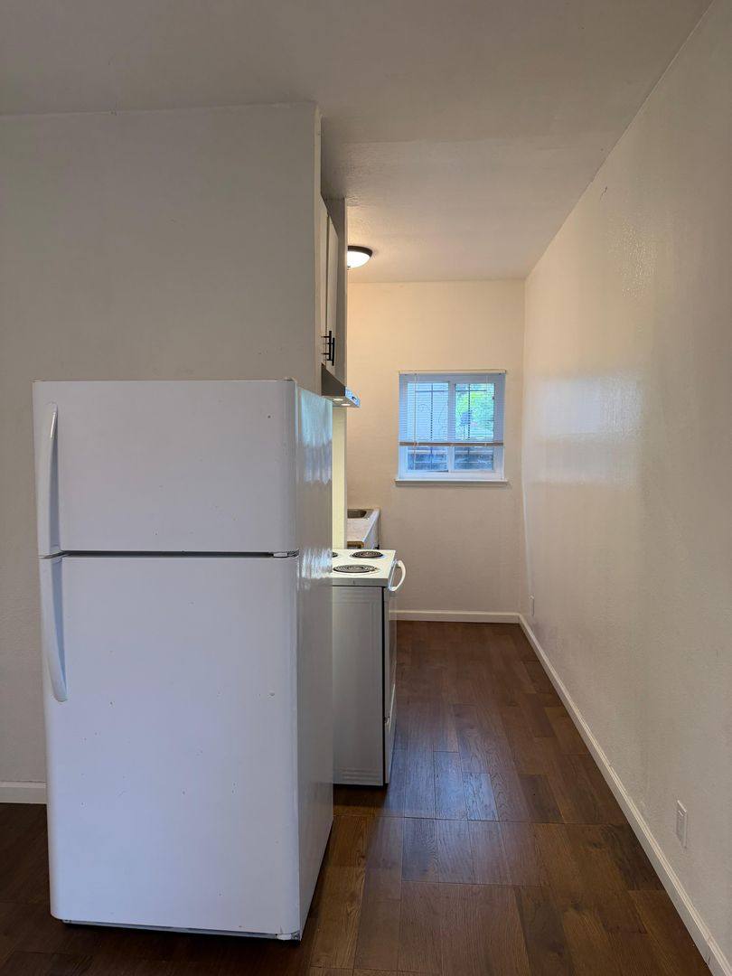 Apartment for rent at 234 5th Ave, Redwood City, CA 94063