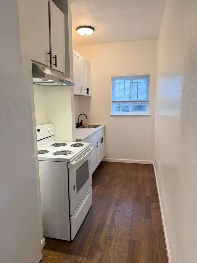 Apartment for rent at 234 5th Ave, Redwood City, CA 94063