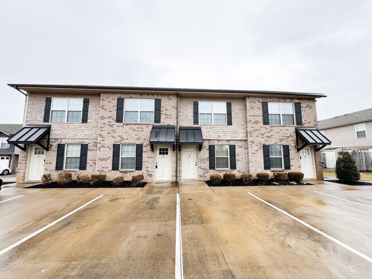 Townhouse for rent at 305 Rowand Court, Clarksville, TN 37042