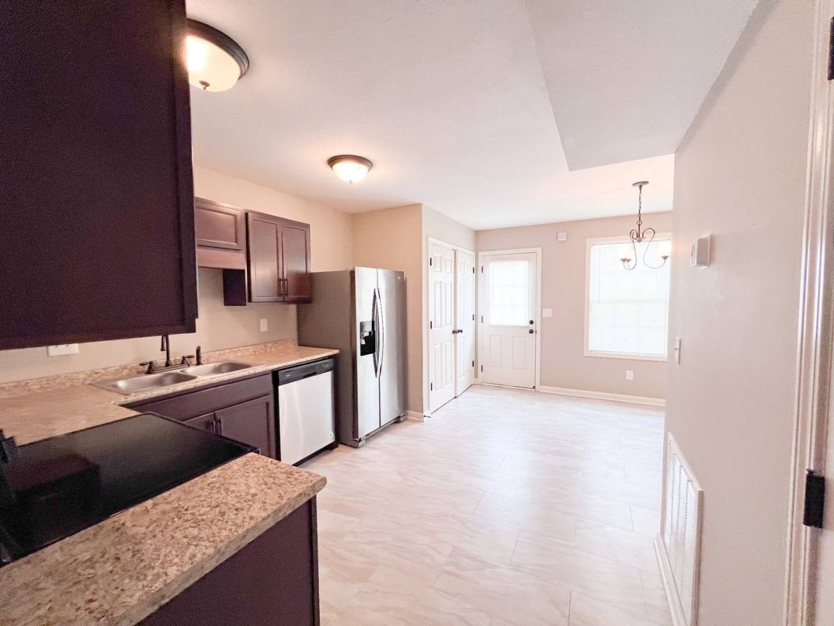 Townhouse for rent at 305 Rowand Court, Clarksville, TN 37042