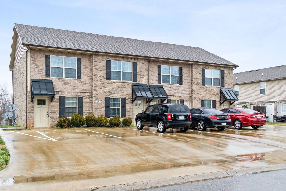 Townhouse for rent at 305 Rowand Court, Clarksville, TN 37042