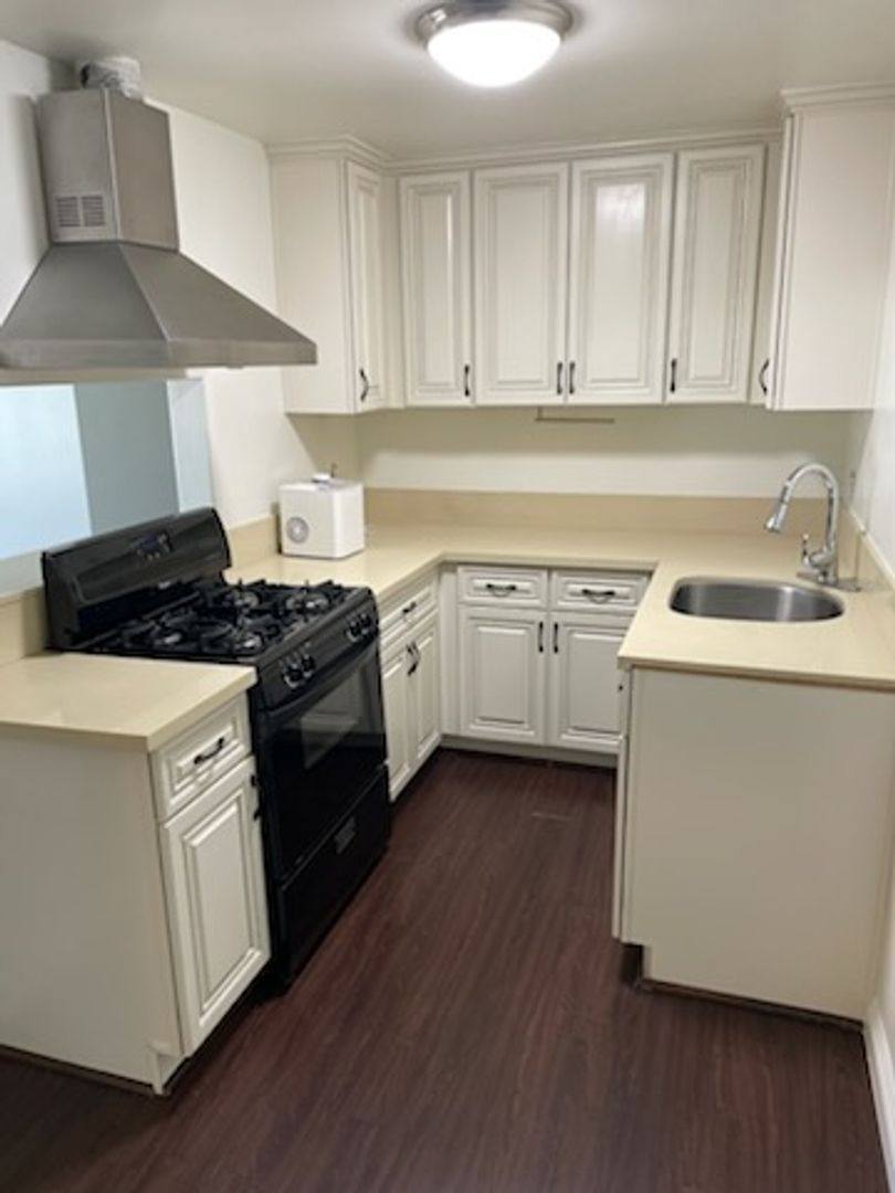 Apartment for rent at 7222 Whittier Ave, Whittier, CA 90602