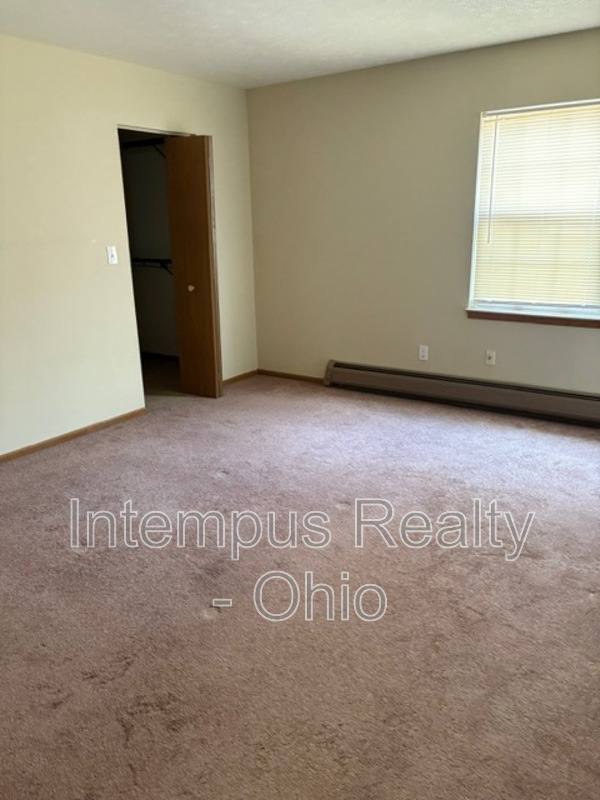 Apartment for rent at 7464 Huntington Dr #1, Youngstown, OH 44512