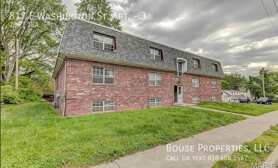 817 E Washington St, Belleville, IL 62220