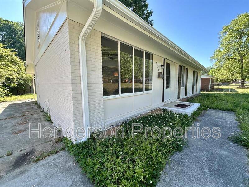 House for rent at 908 Bilmark Ave, Charlotte, NC 28213