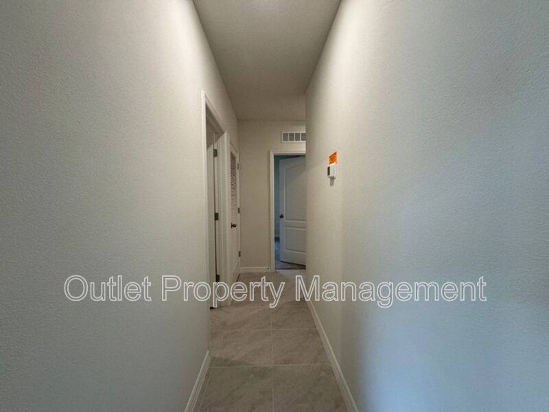 House for rent at 391 Pelham Park Dr, Deland, FL 32720