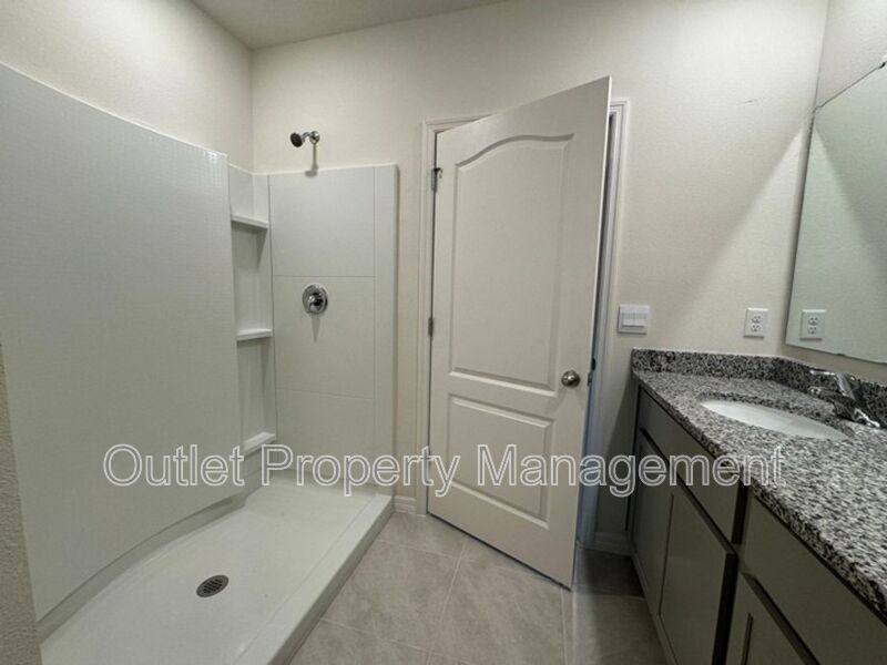 House for rent at 391 Pelham Park Dr, Deland, FL 32720