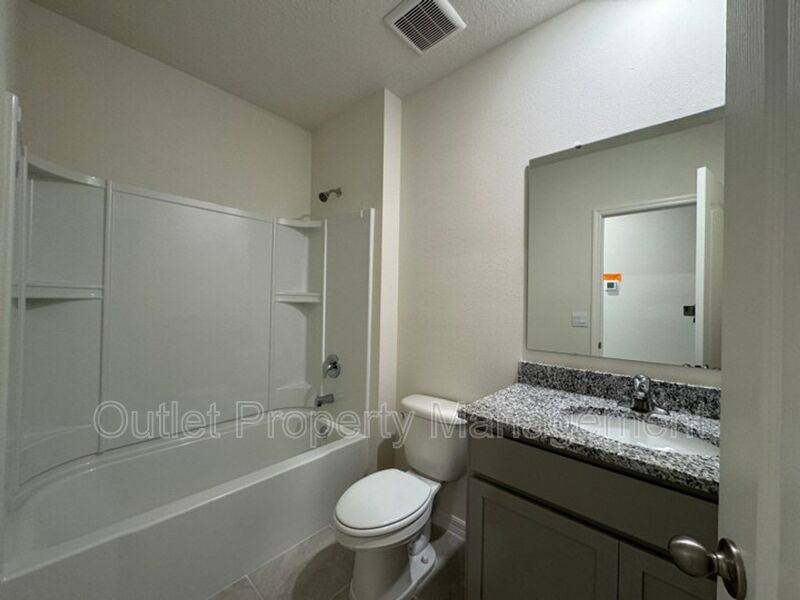 House for rent at 391 Pelham Park Dr, Deland, FL 32720