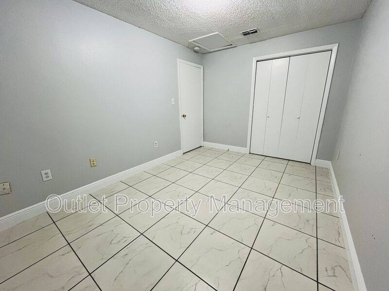 Apartment for rent at 325 N 5th St #325-5, Haines City, FL 33844