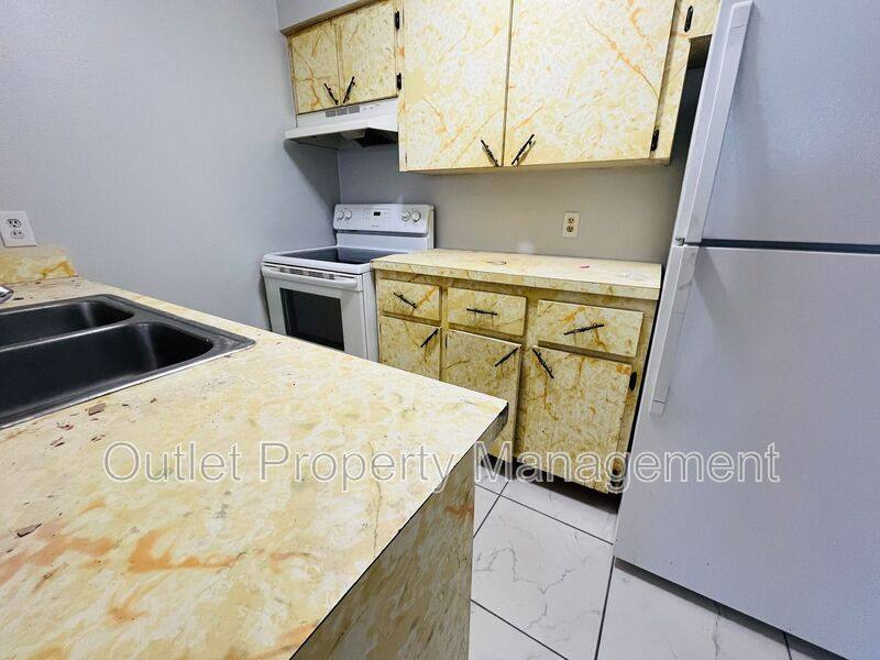 Apartment for rent at 325 N 5th St #325-5, Haines City, FL 33844