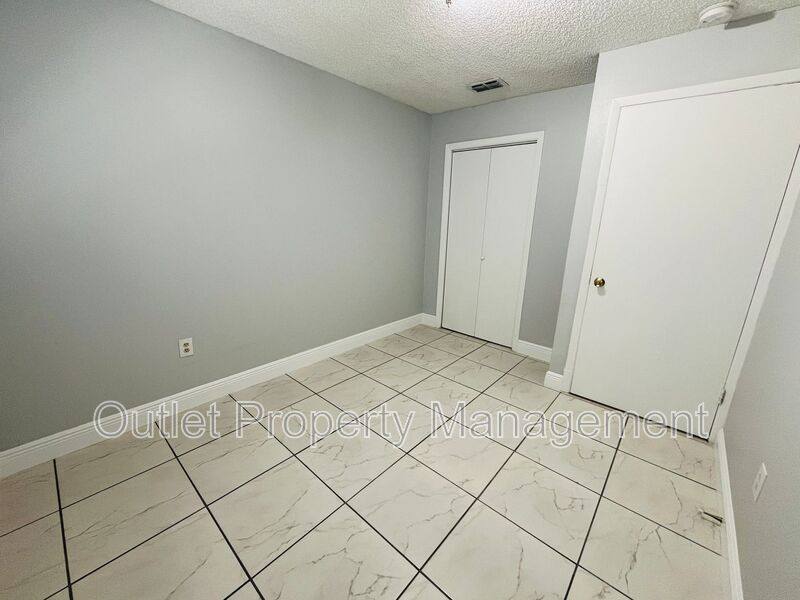 Apartment for rent at 325 N 5th St #325-5, Haines City, FL 33844