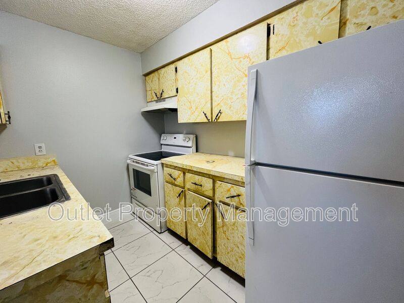 Apartment for rent at 325 N 5th St #325-5, Haines City, FL 33844