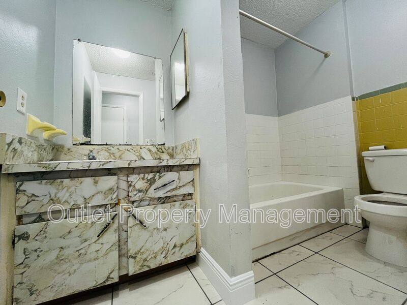 Apartment for rent at 325 N 5th St #325-5, Haines City, FL 33844