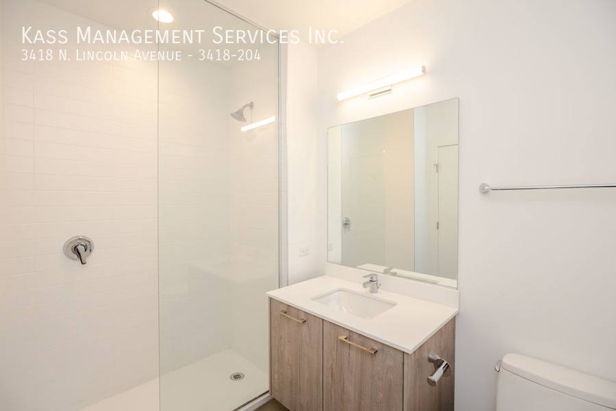 Apartment for rent at 3418 N Lincoln Ave, Chicago, IL 60657