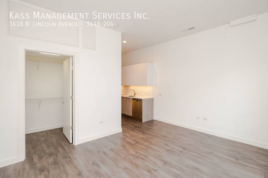 Apartment for rent at 3418 N Lincoln Ave, Chicago, IL 60657