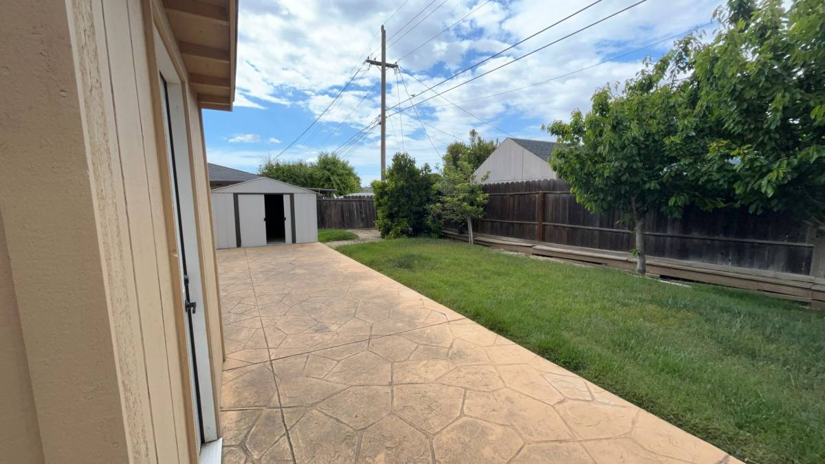 Apartment for rent at 1300 Mesa Dr, Hollister, CA 95023