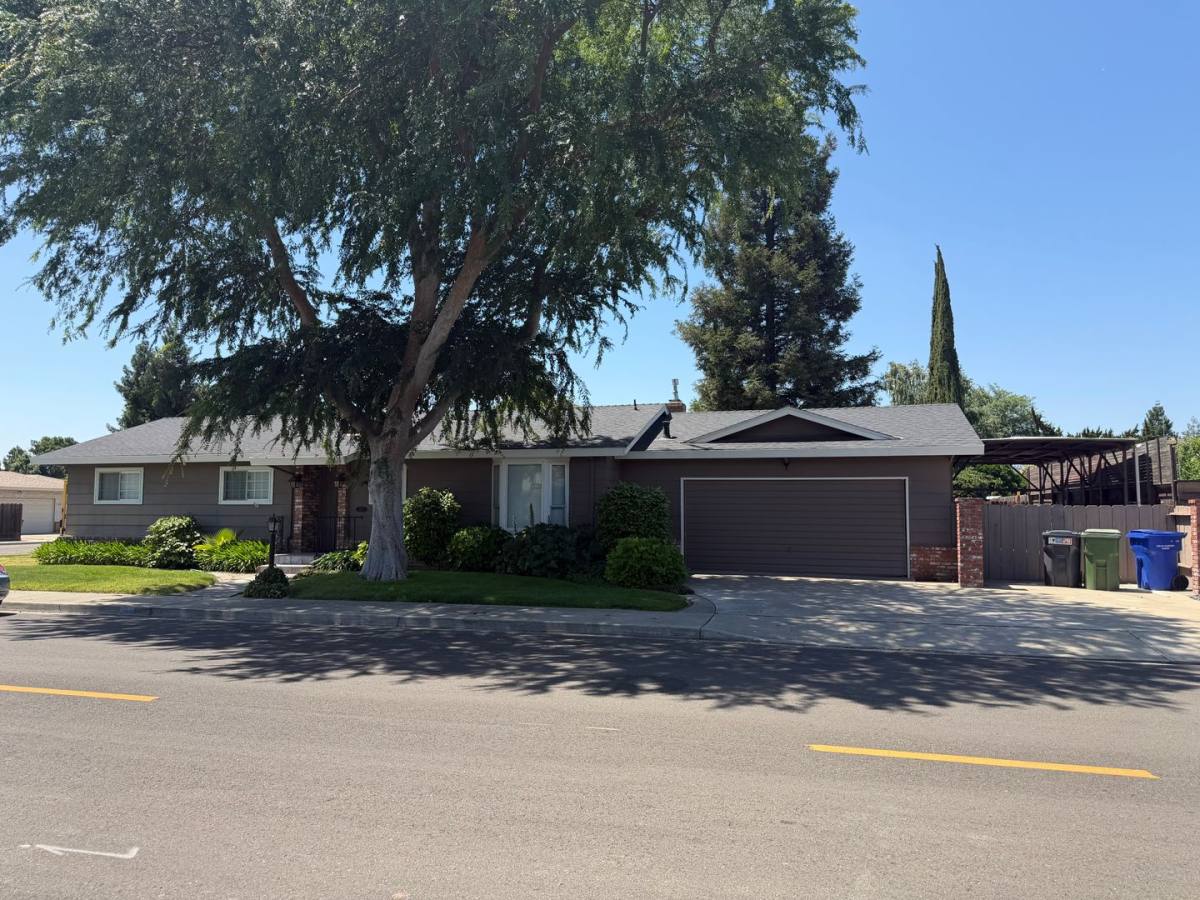 House for rent at 425 Corello St, Turlock, CA 95380
