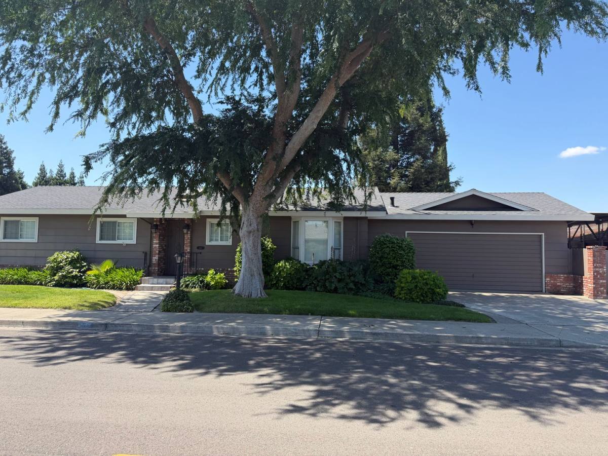 House for rent at 425 Corello St, Turlock, CA 95380