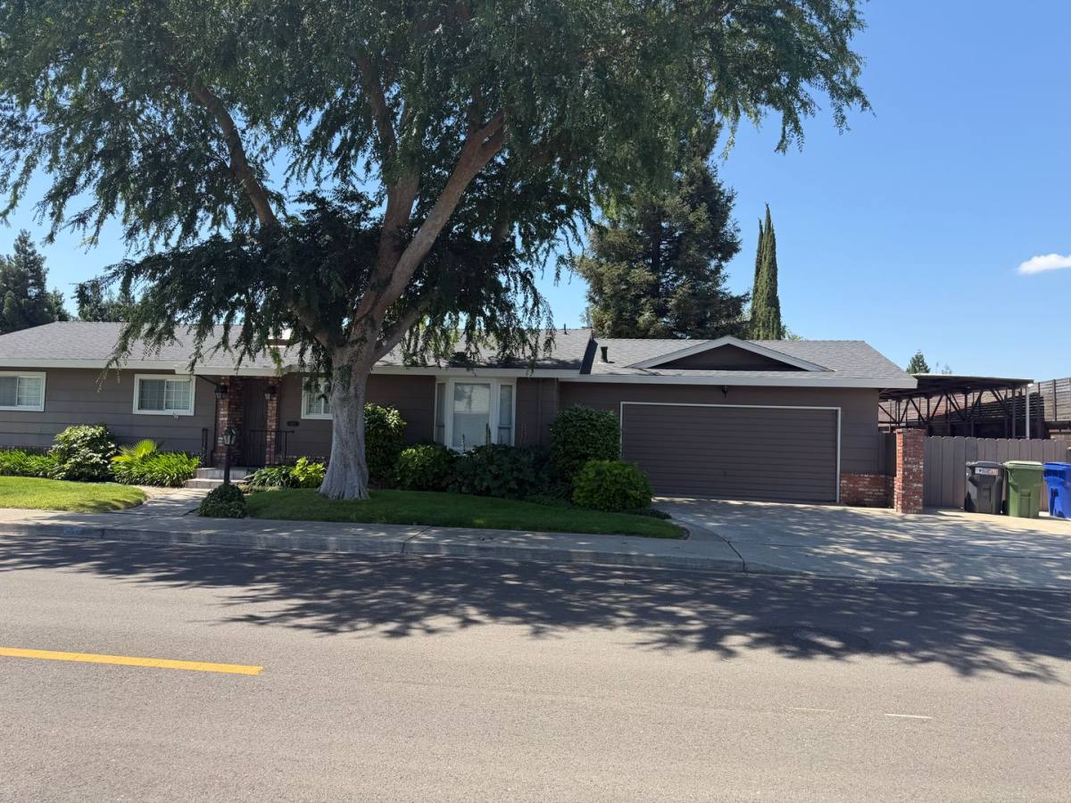 House for rent at 425 Corello St, Turlock, CA 95380