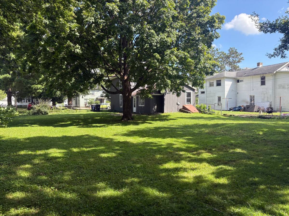 House for rent at 418 Lincoln St, Janesville, WI 53548