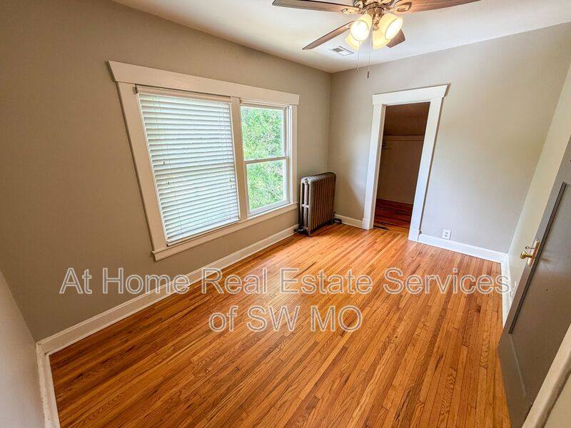 House for rent at 1005 S Roanoke Ave, Springfield, MO 65807