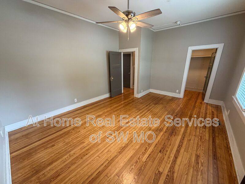 House for rent at 1005 S Roanoke Ave, Springfield, MO 65807