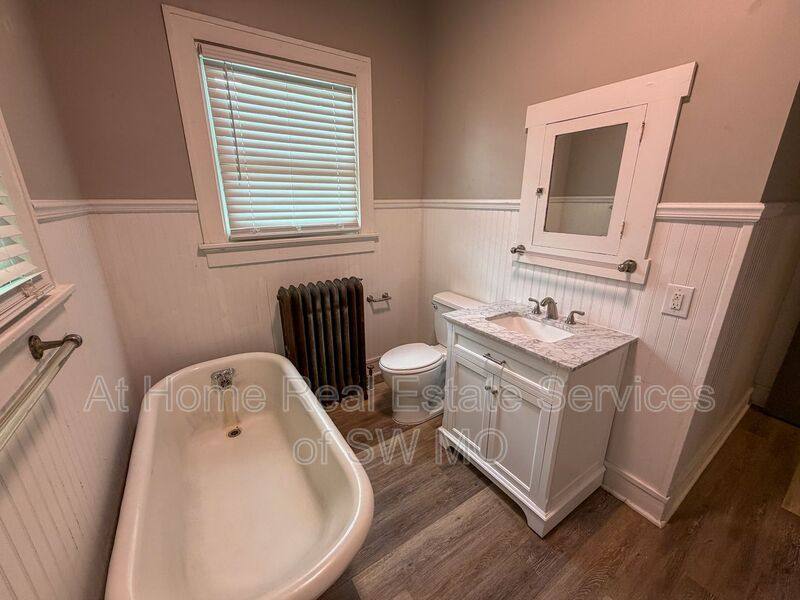 House for rent at 1005 S Roanoke Ave, Springfield, MO 65807