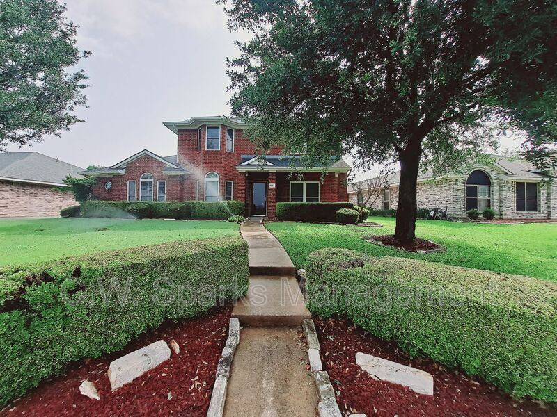 House for rent at 1534 Chapman Dr, Lancaster, TX 75134