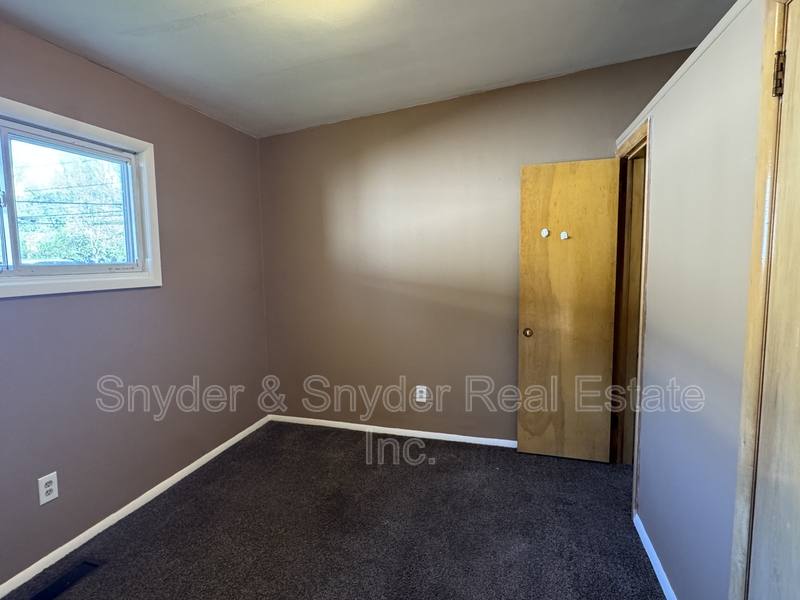 House for rent at 2350 Newton St, Akron, OH 44305