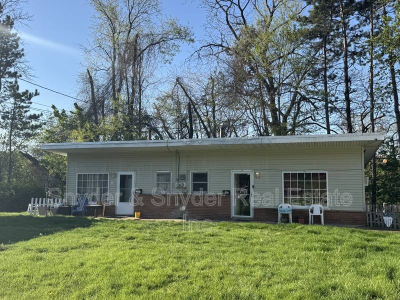 House for rent at 2350 Newton St, Akron, OH 44305