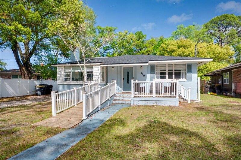 House for rent at 719 S Shores Rd, Jacksonville, FL 32207