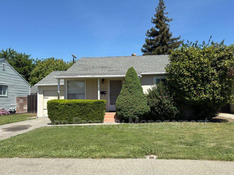 House for rent at 324 Cottonwood St, Vacaville, CA 95688