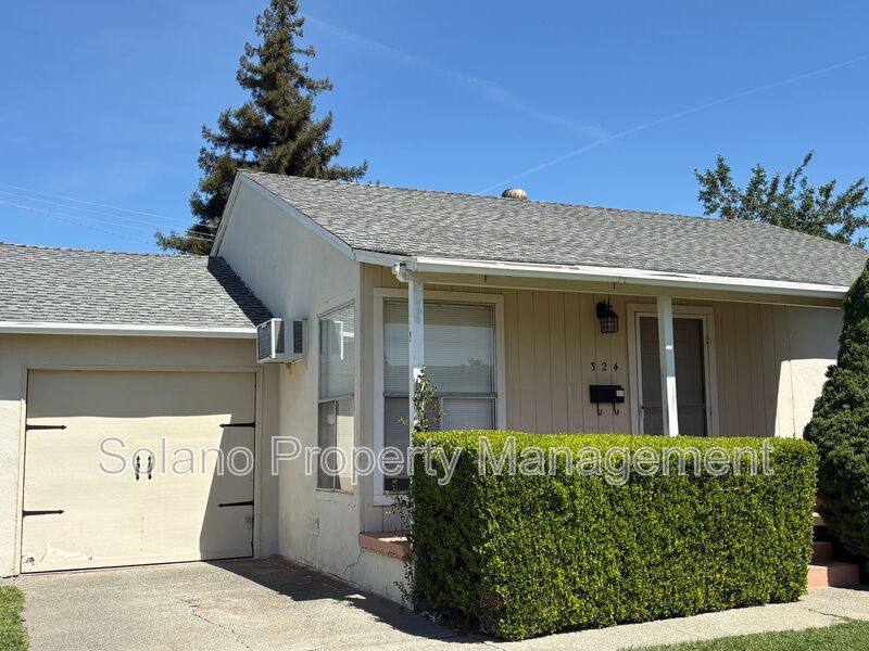 House for rent at 324 Cottonwood St, Vacaville, CA 95688