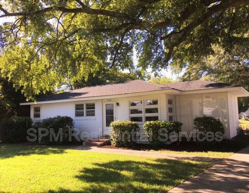 House for rent at 5218 Wrightsville Ave, Wilmington, NC 28403