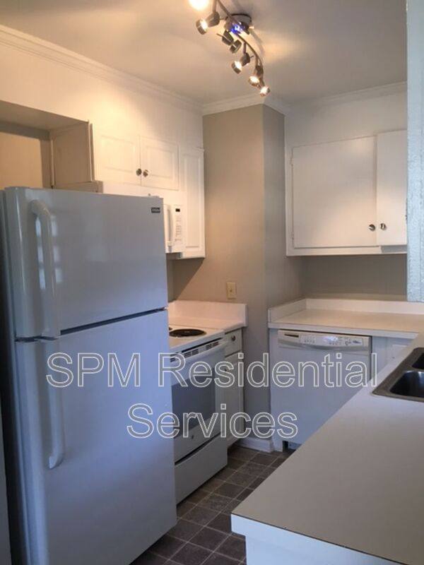 House for rent at 5218 Wrightsville Ave, Wilmington, NC 28403