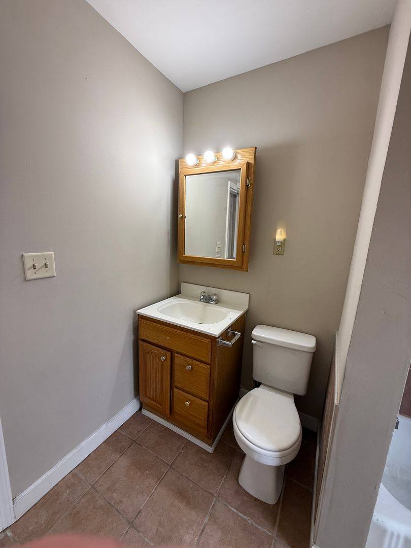 Apartment for rent at 562 Edmund Ave W, Saint Paul, MN 55103