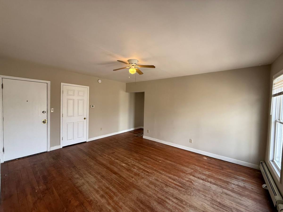 Apartment for rent at 562 Edmund Ave W, Saint Paul, MN 55103