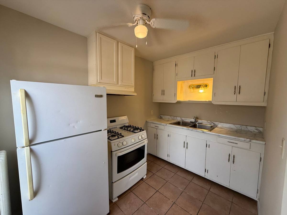 Apartment for rent at 562 Edmund Ave W, Saint Paul, MN 55103