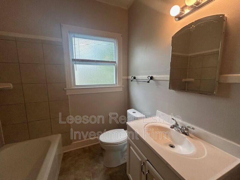 House for rent at 3802 Baltimore Ave, Shreveport, LA 71106