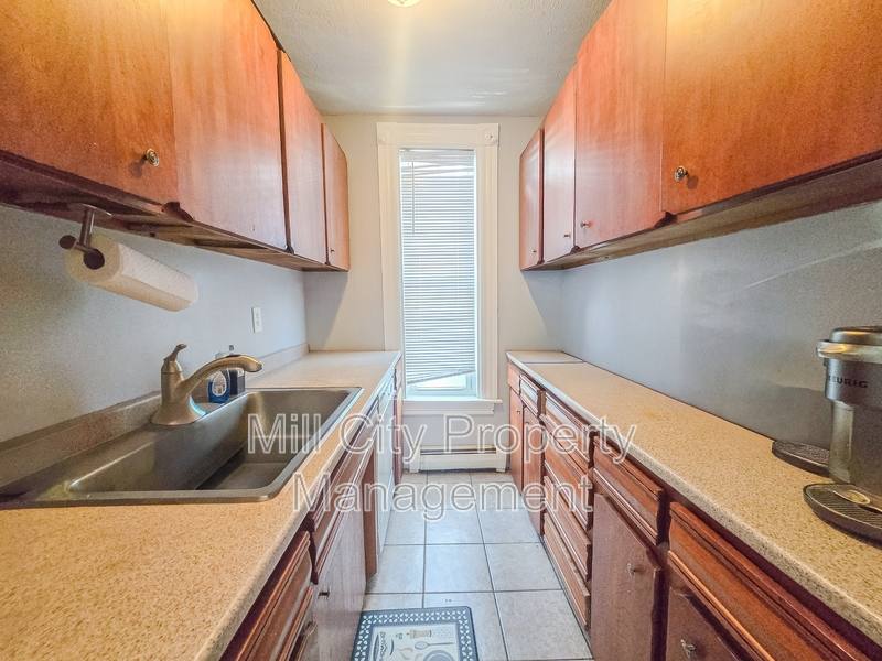 Apartment for rent at 463 Lake Ave #1, Manchester, NH 03103