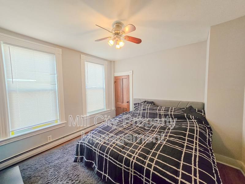 Apartment for rent at 463 Lake Ave #1, Manchester, NH 03103