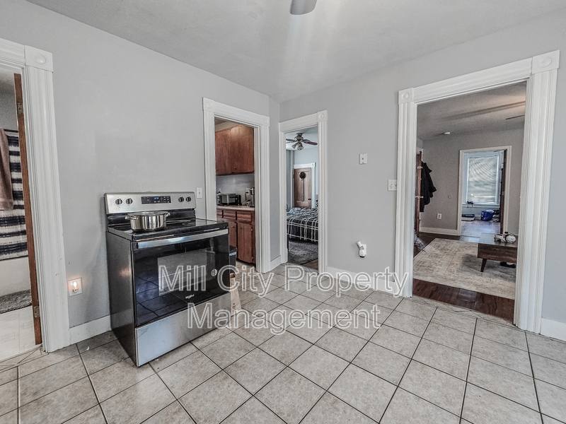 Apartment for rent at 463 Lake Ave #1, Manchester, NH 03103